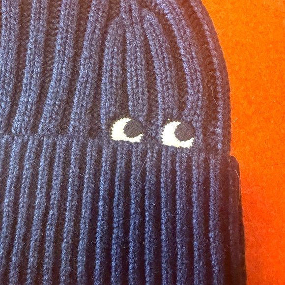 Anya Hindmarch Uniqlo collab navy touch of wool heattech knitted beanie hat NWT - Picture 3 of 10